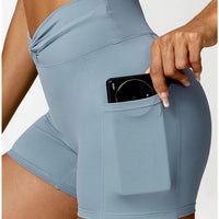 Short Sport Moulant Ceinture Plissée - Tendance 2024 | Yogaova