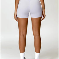 Short Sport Moulant Ceinture Plissée - Tendance 2024 | Yogaova