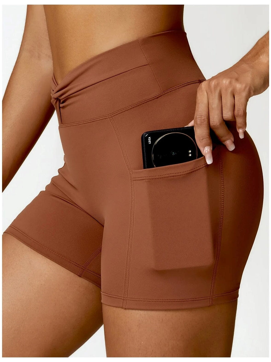 Short Sport Moulant Ceinture Plissée - Tendance 2024 | Yogaova