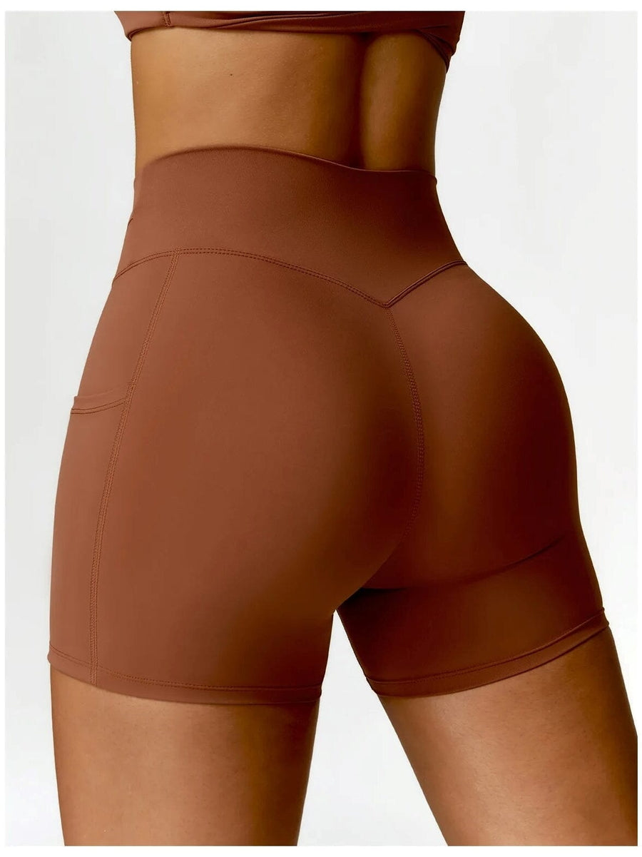 Short Sport Moulant Ceinture Plissée - Tendance 2024 | Yogaova