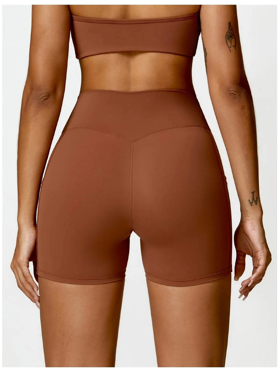 Short Sport Moulant Ceinture Plissée - Tendance 2024 | Yogaova