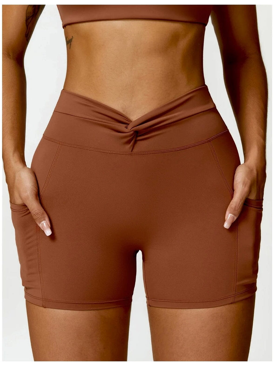 Short Sport Moulant Ceinture Plissée - Tendance 2024 | Yogaova