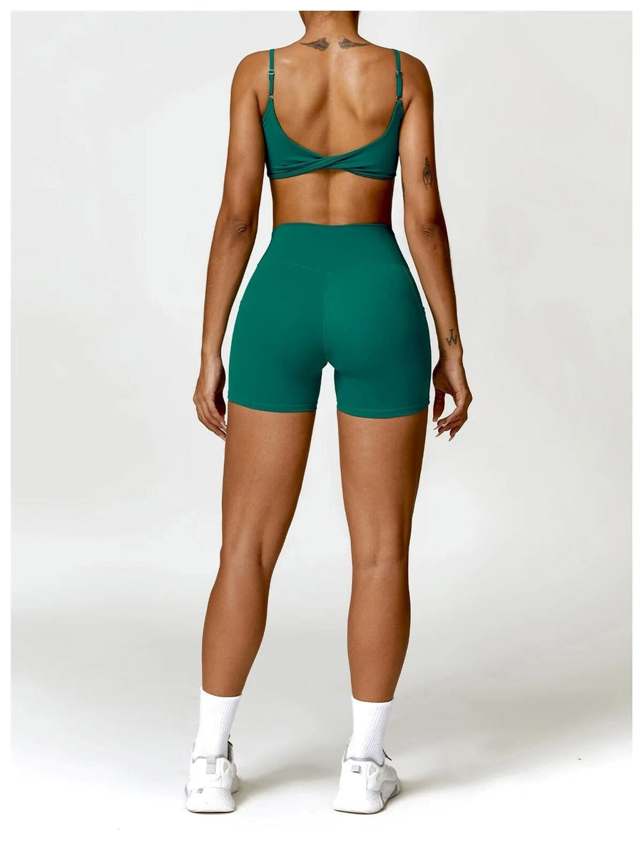 Short Sport Moulant Ceinture Plissée - Tendance 2024 | Yogaova