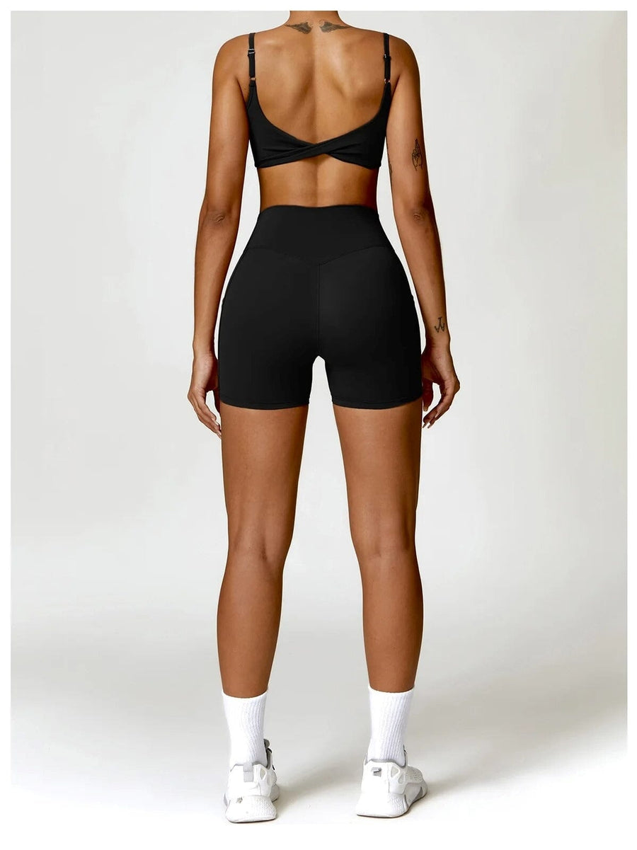 Short Sport Moulant Ceinture Plissée - Tendance 2024 | Yogaova
